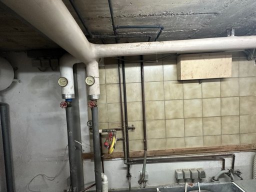 keller alt rechts oben